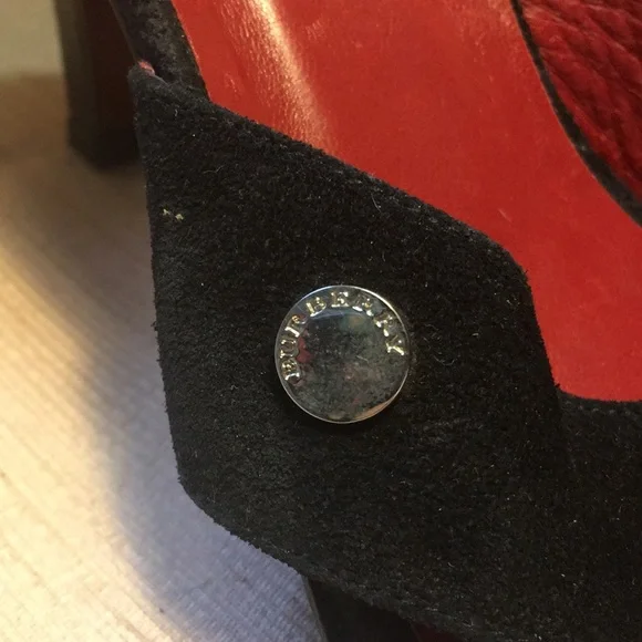 Burberry suede heel shoes